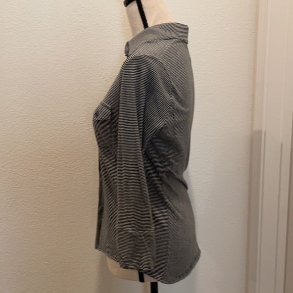 Max Studio long sleeved button up - Picture 2 of 5